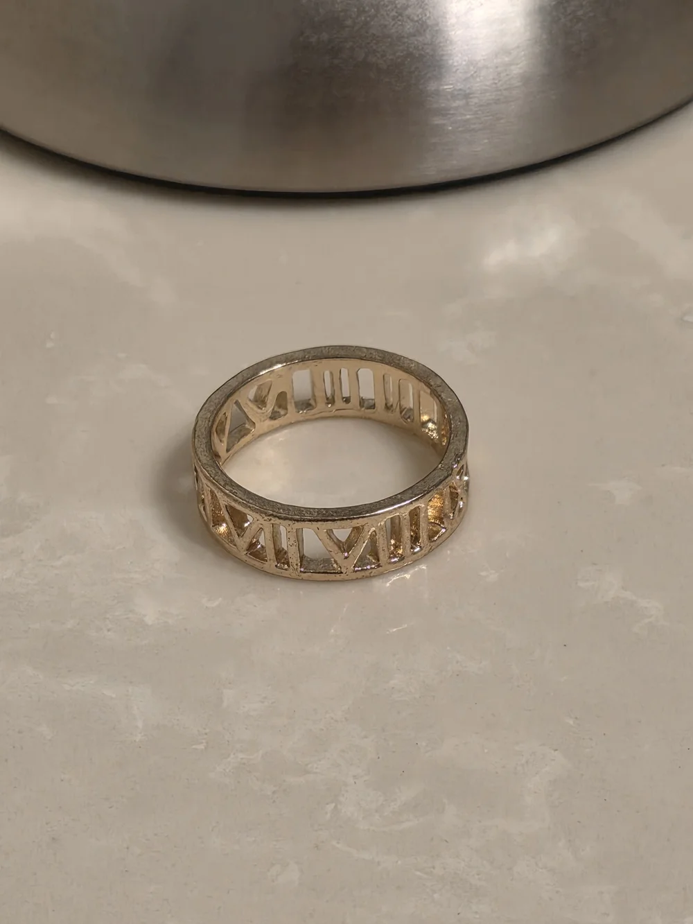 Men's Gold Roman Numeral Open Band Ring Size 8